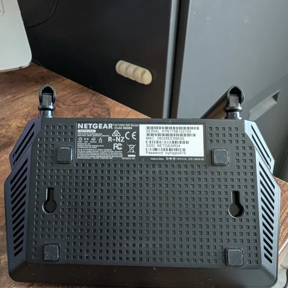 NETGEAR Black Wireless Router - Picture 2 of 7